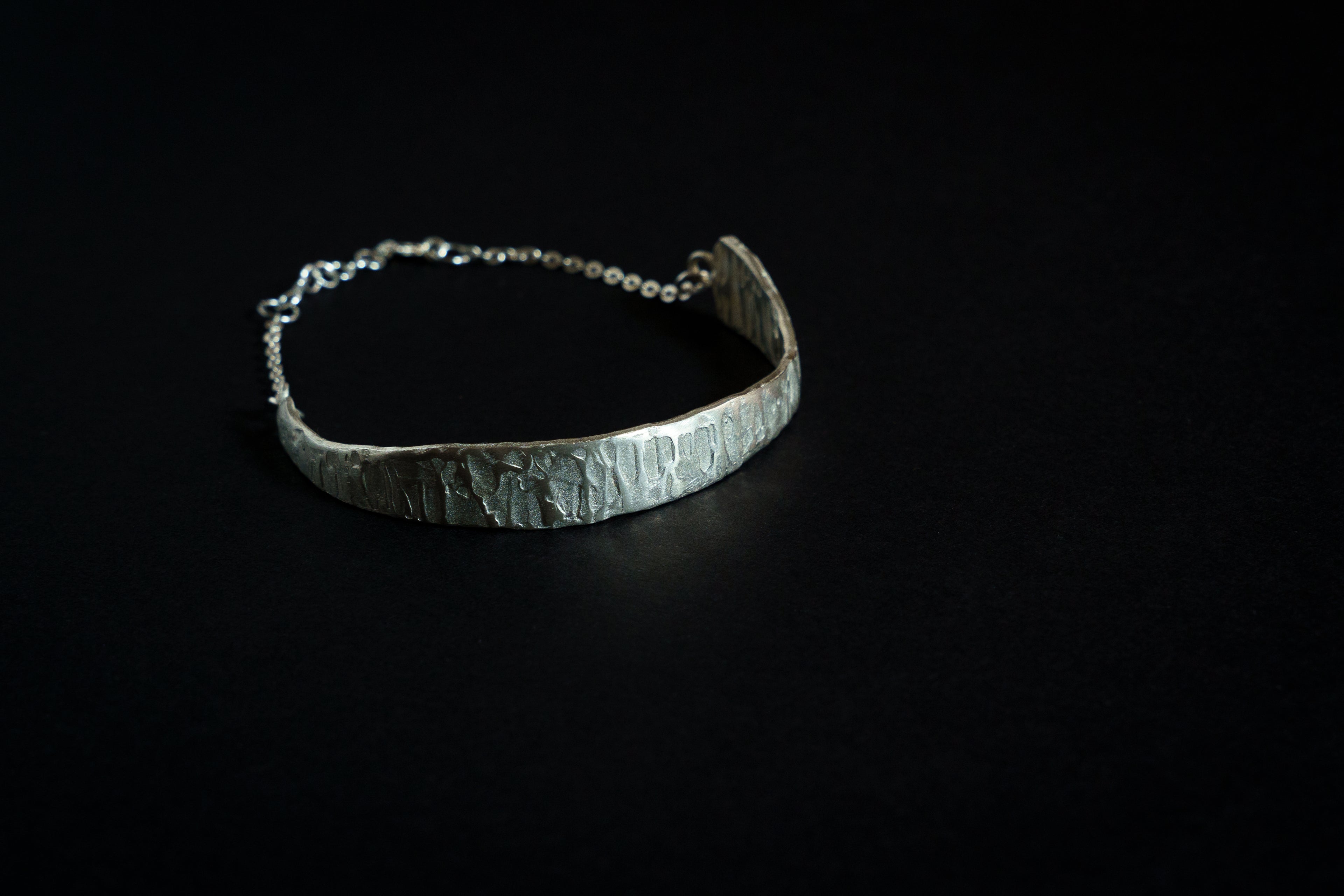 Pulsera y media con textura